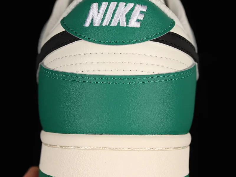 All Categories Nk SB Dunk Series Nk SB Dunk Low Low-top Sneakers Nk SB Dunk Low "Lottery" Heineken Color SB Smashed Backboard Fashion Casual Sneakers DR9654-100